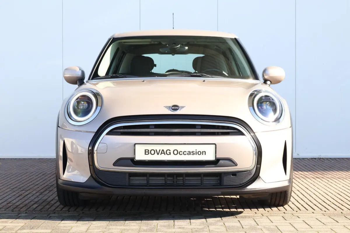 1.5 Cooper Business Edition | 16" Victory Spoke black | Classic Uitvoering | Comfort Plus Pakket | Connected Navigation Pakket | Rooftop Grey NEXT