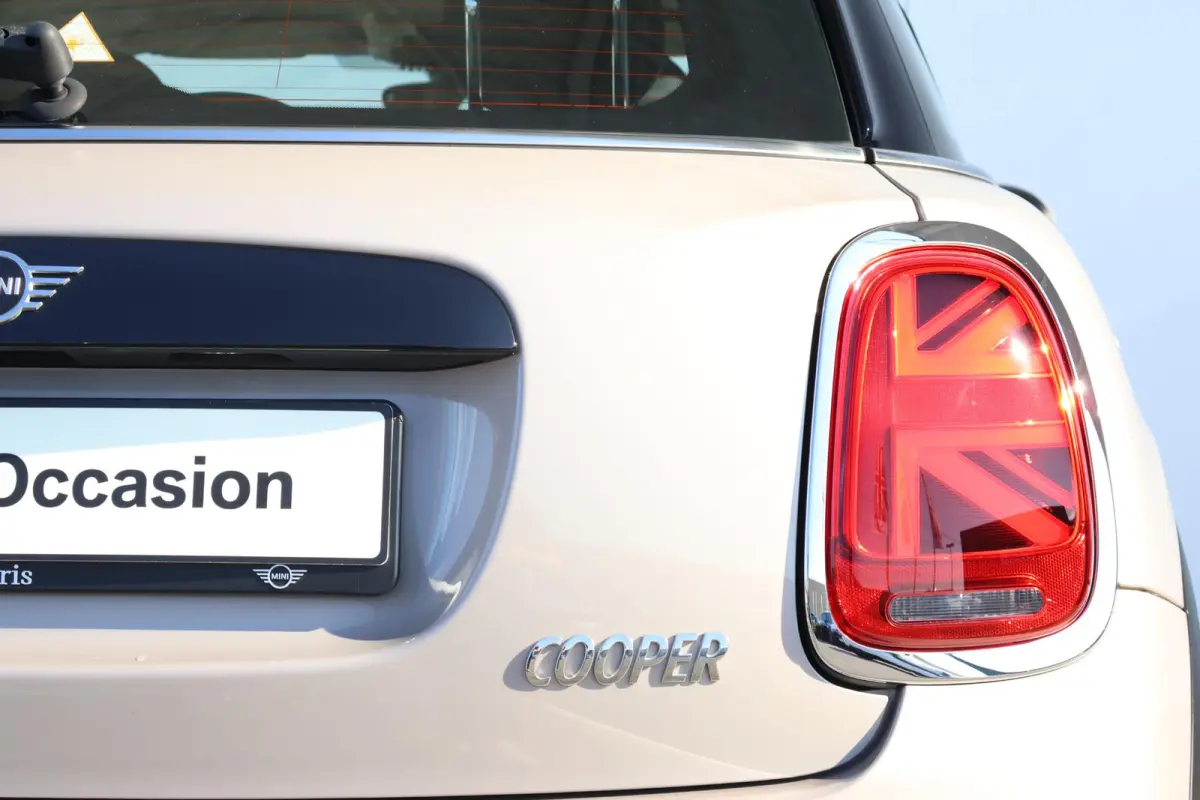 1.5 Cooper Business Edition | 16" Victory Spoke black | Classic Uitvoering | Comfort Plus Pakket | Connected Navigation Pakket | Rooftop Grey NEXT