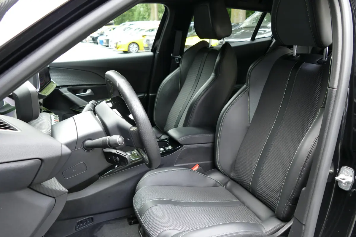 136PK 50KWH GT / CAMERA V+A / KEYLESS / FULL-LED / 17"LMV /  NAVI / CLIMA / PDC / BLUETOOTH / CRUISECONTROL / 1E EIGENAAR / SCHITTERENDE STAAT !!