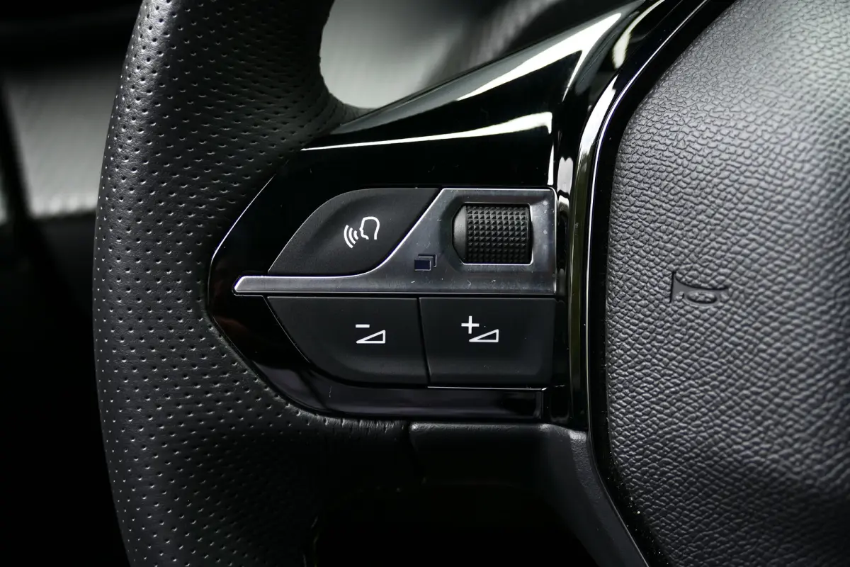 136PK 50KWH GT / CAMERA V+A / KEYLESS / FULL-LED / 17"LMV /  NAVI / CLIMA / PDC / BLUETOOTH / CRUISECONTROL / 1E EIGENAAR / SCHITTERENDE STAAT !!