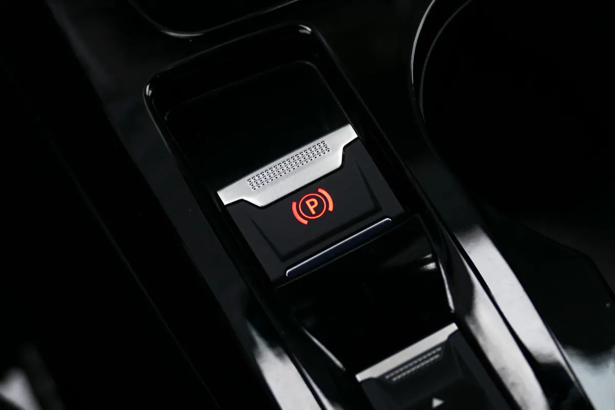 136PK 50KWH GT / CAMERA V+A / KEYLESS / FULL-LED / 17"LMV /  NAVI / CLIMA / PDC / BLUETOOTH / CRUISECONTROL / 1E EIGENAAR / SCHITTERENDE STAAT !!