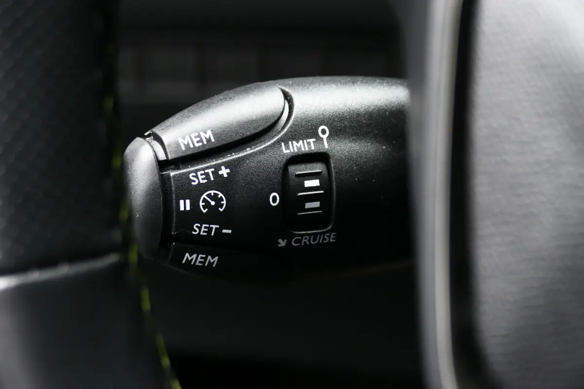 136PK 50KWH GT / CAMERA V+A / KEYLESS / FULL-LED / 17"LMV /  NAVI / CLIMA / PDC / BLUETOOTH / CRUISECONTROL / 1E EIGENAAR / SCHITTERENDE STAAT !!