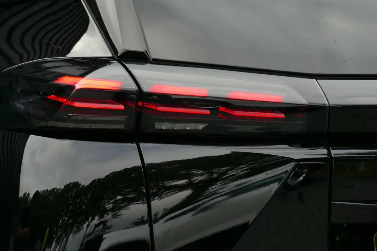 136PK 50KWH GT / CAMERA V+A / KEYLESS / FULL-LED / 17"LMV /  NAVI / CLIMA / PDC / BLUETOOTH / CRUISECONTROL / 1E EIGENAAR / SCHITTERENDE STAAT !!
