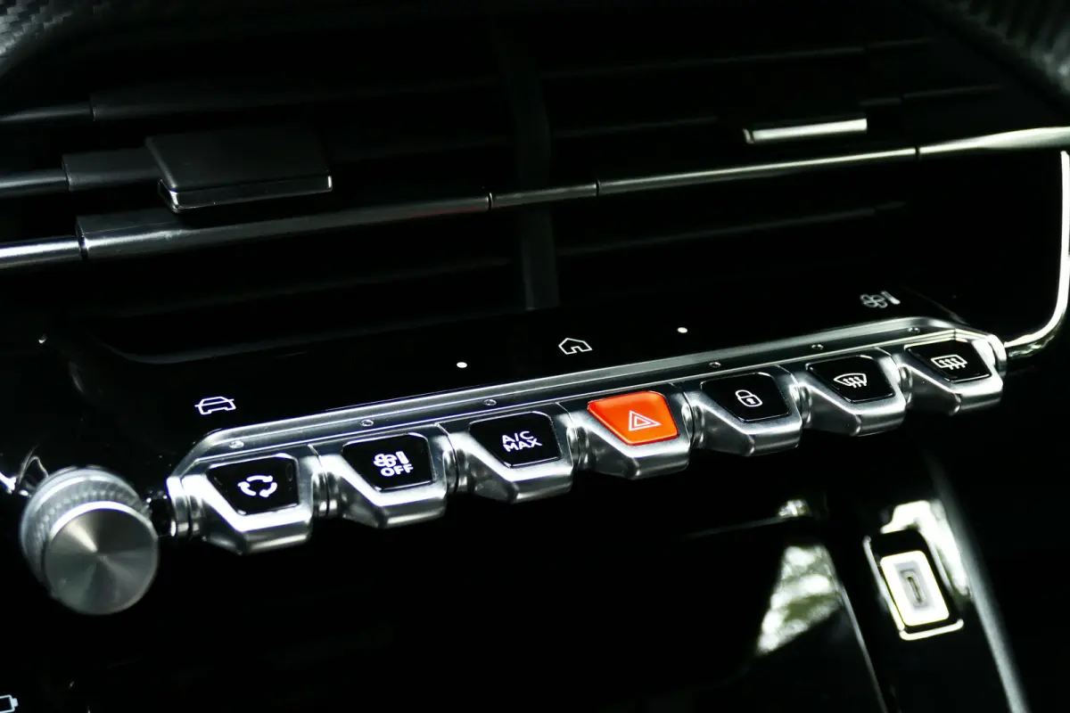 136PK 50KWH GT / CAMERA V+A / KEYLESS / FULL-LED / 17"LMV /  NAVI / CLIMA / PDC / BLUETOOTH / CRUISECONTROL / 1E EIGENAAR / SCHITTERENDE STAAT !!