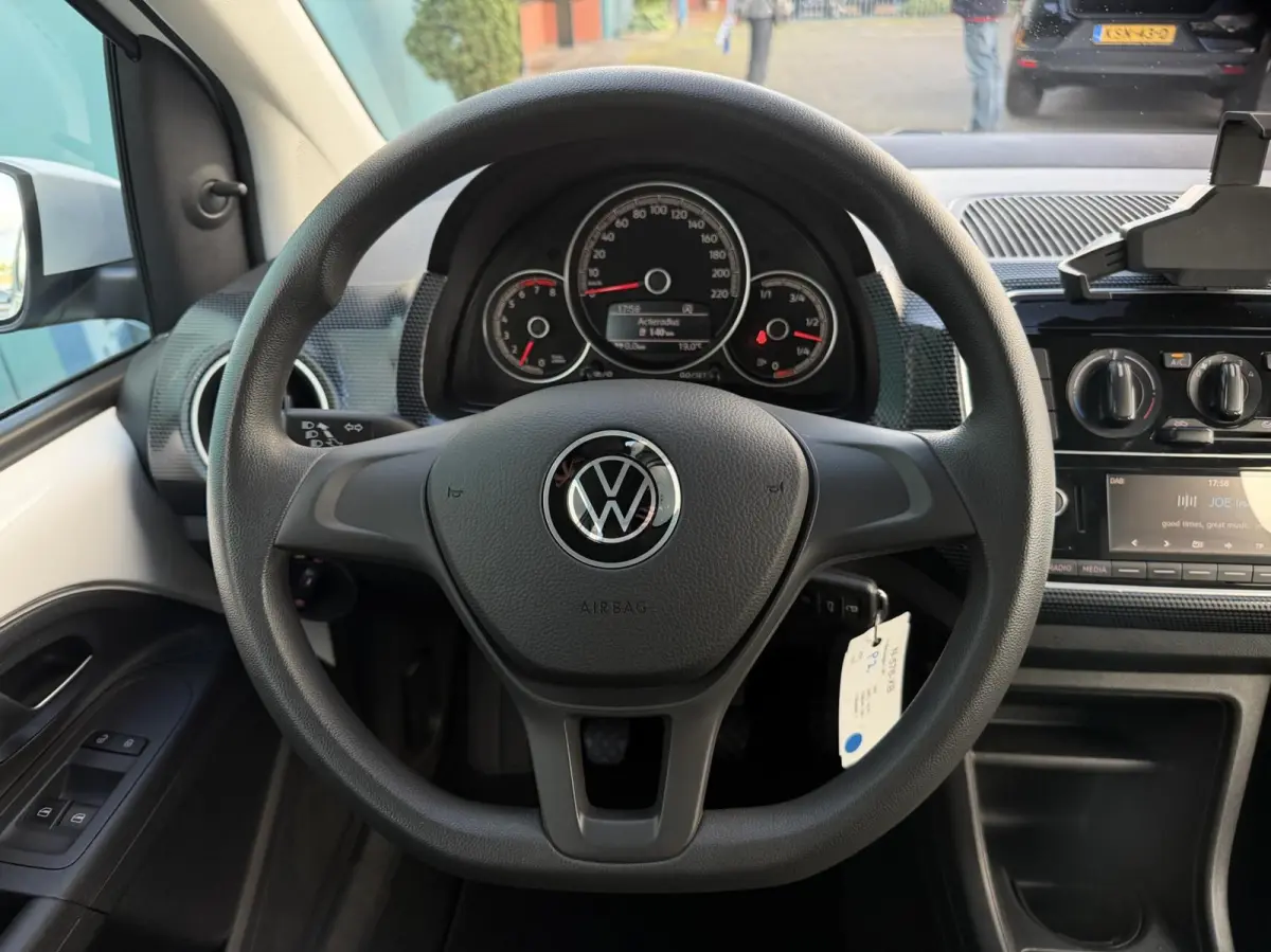 Up! 1.0 AC | BLUETOOTH | DAB | LANE.ASSIST | NAP
