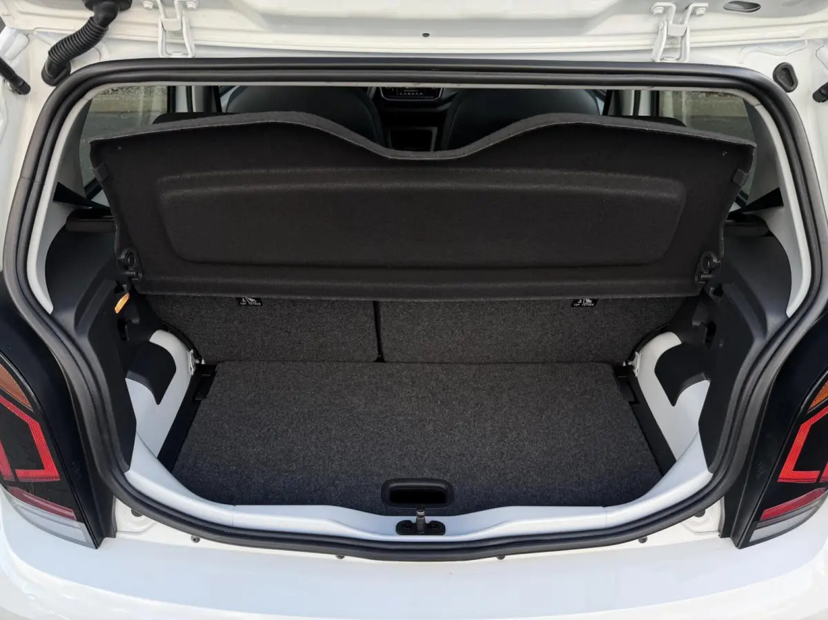 Up! 1.0 AC | BLUETOOTH | DAB | LANE.ASSIST | NAP