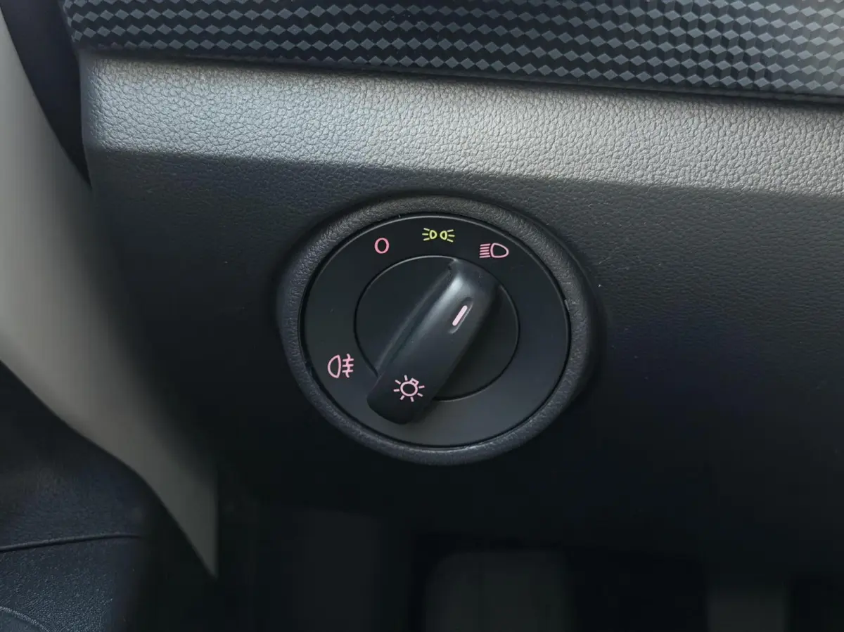 Up! 1.0 AC | BLUETOOTH | DAB | LANE.ASSIST | NAP