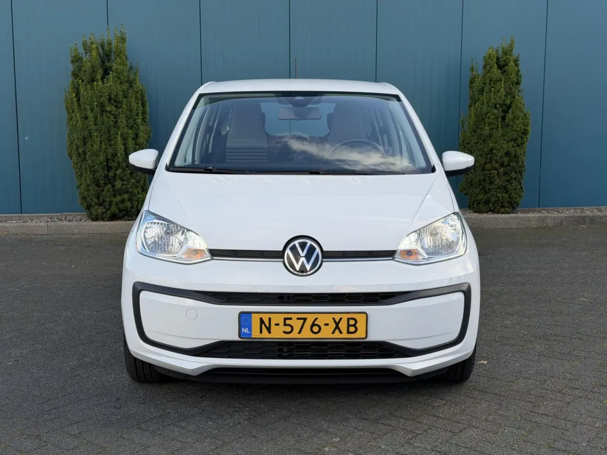 Up! 1.0 AC | BLUETOOTH | DAB | LANE.ASSIST | NAP