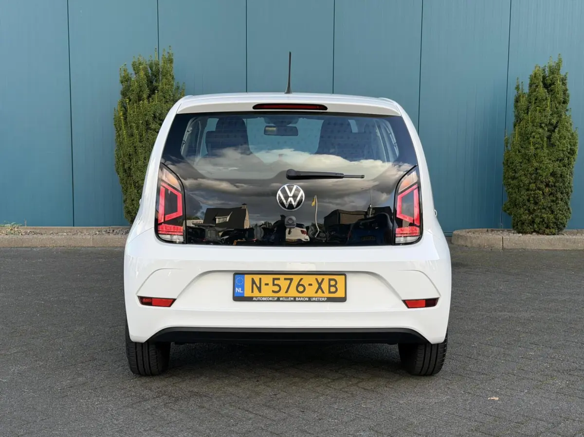 Up! 1.0 AC | BLUETOOTH | DAB | LANE.ASSIST | NAP