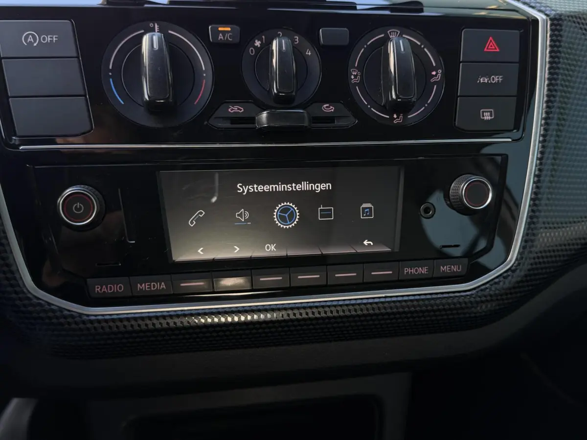 Up! 1.0 AC | BLUETOOTH | DAB | LANE.ASSIST | NAP