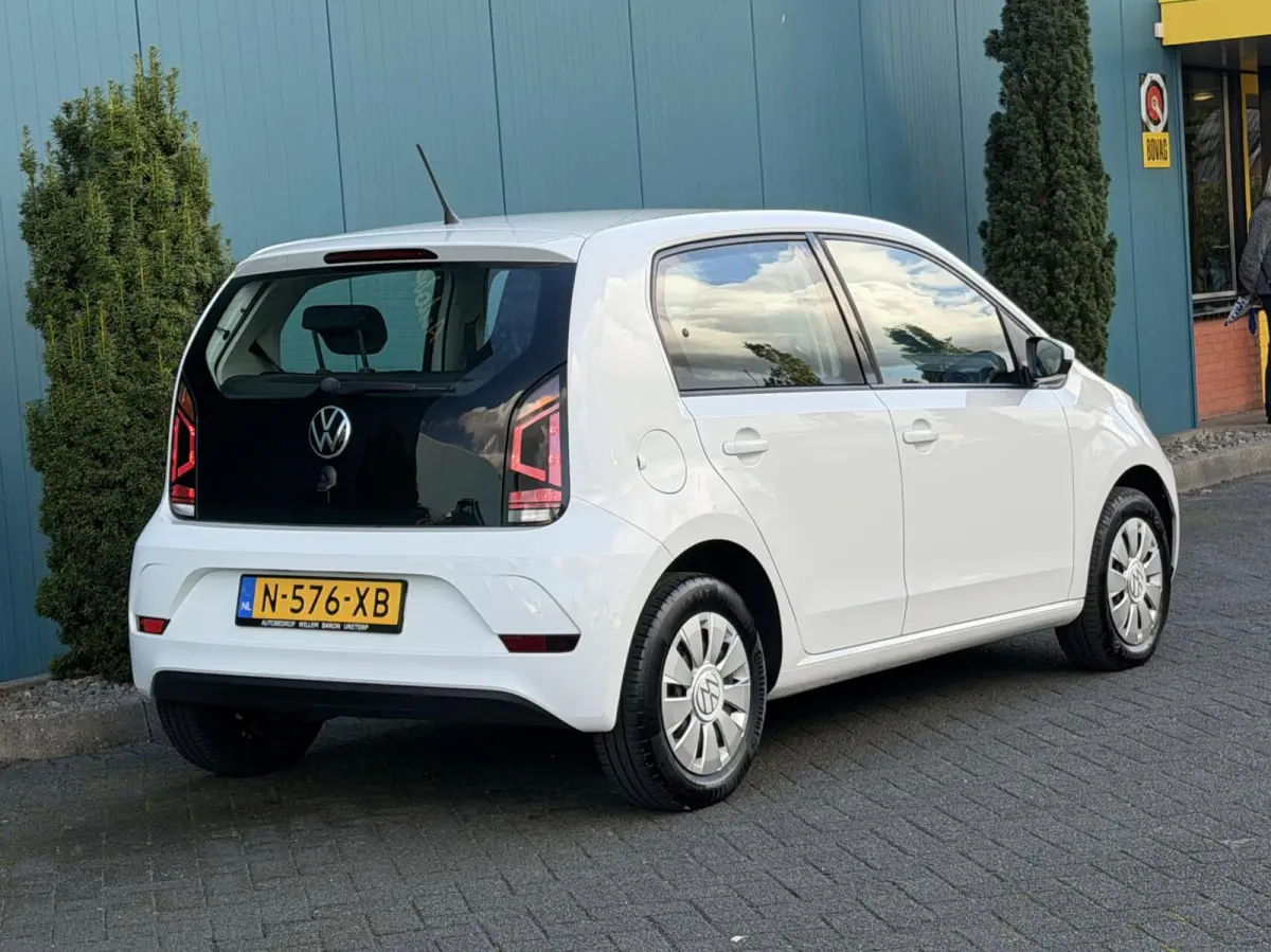Up! 1.0 AC | BLUETOOTH | DAB | LANE.ASSIST | NAP