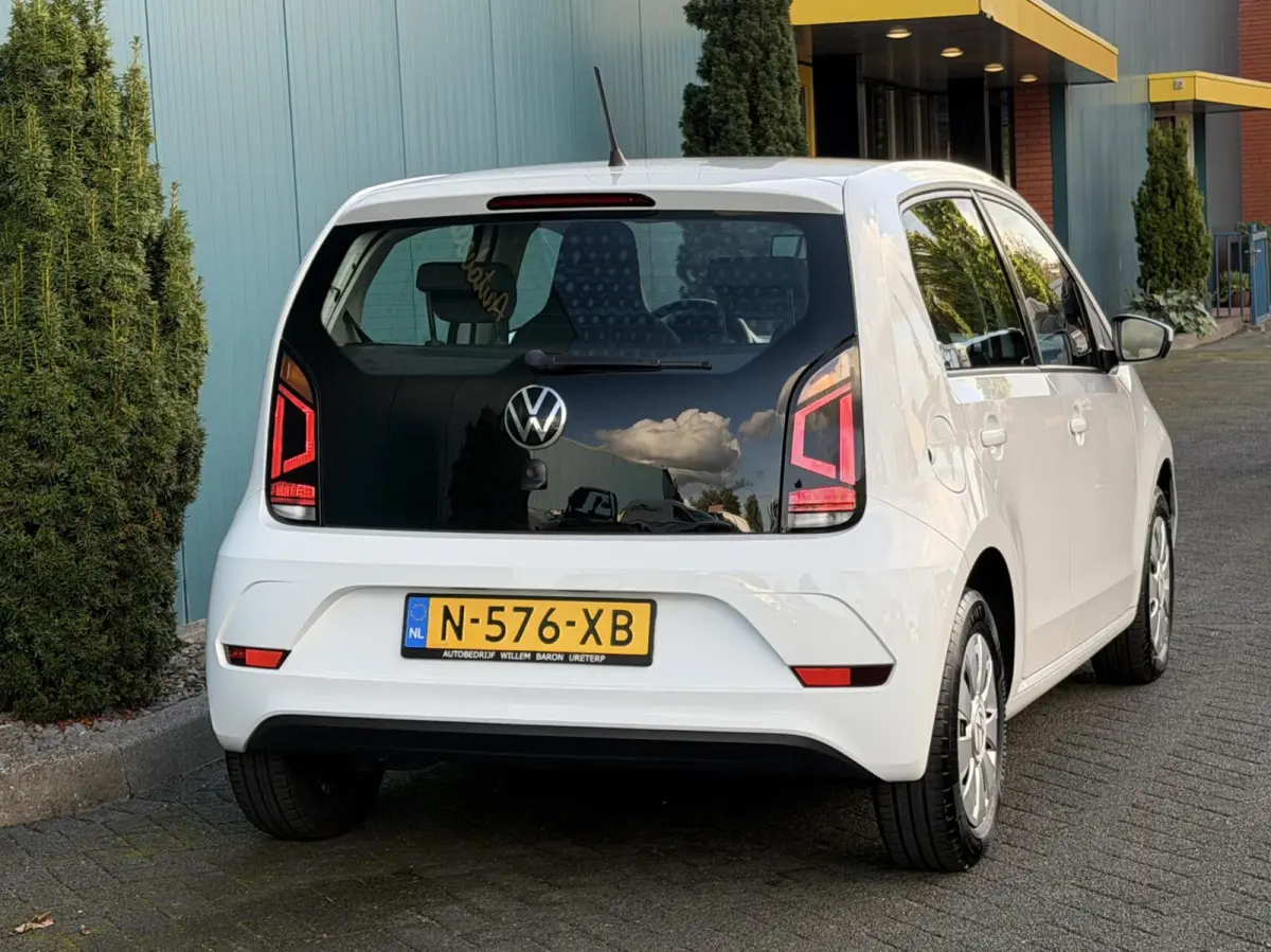 Up! 1.0 AC | BLUETOOTH | DAB | LANE.ASSIST | NAP