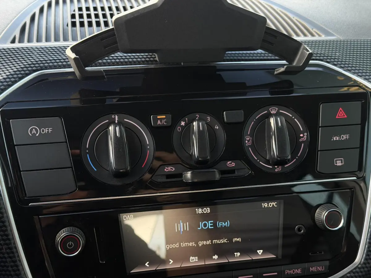 Up! 1.0 AC | BLUETOOTH | DAB | LANE.ASSIST | NAP