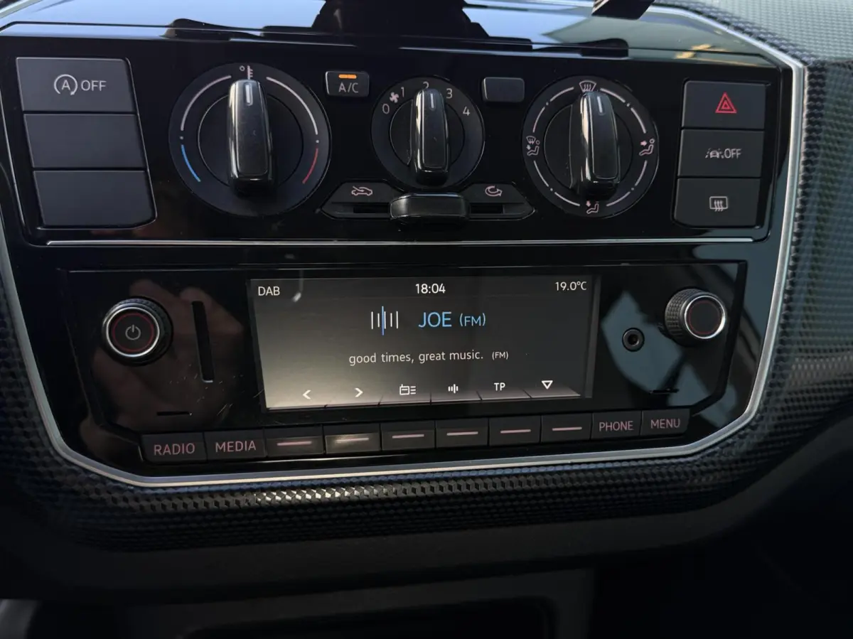 Up! 1.0 AC | BLUETOOTH | DAB | LANE.ASSIST | NAP