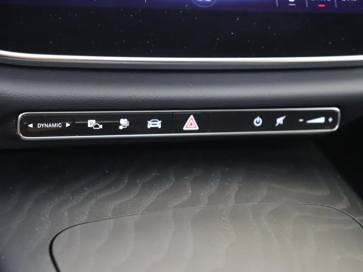 300 e Sport Edition /Panoramadak /Memory /Superscreen /360 Camera /Distronic /20 Inch