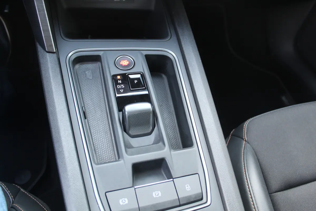 1.4 TSI e-Hybrid Essential Apple Carplay/Android Auto l Voorstoelen verwarmd l Keyless entry / start l stuur verwarmd