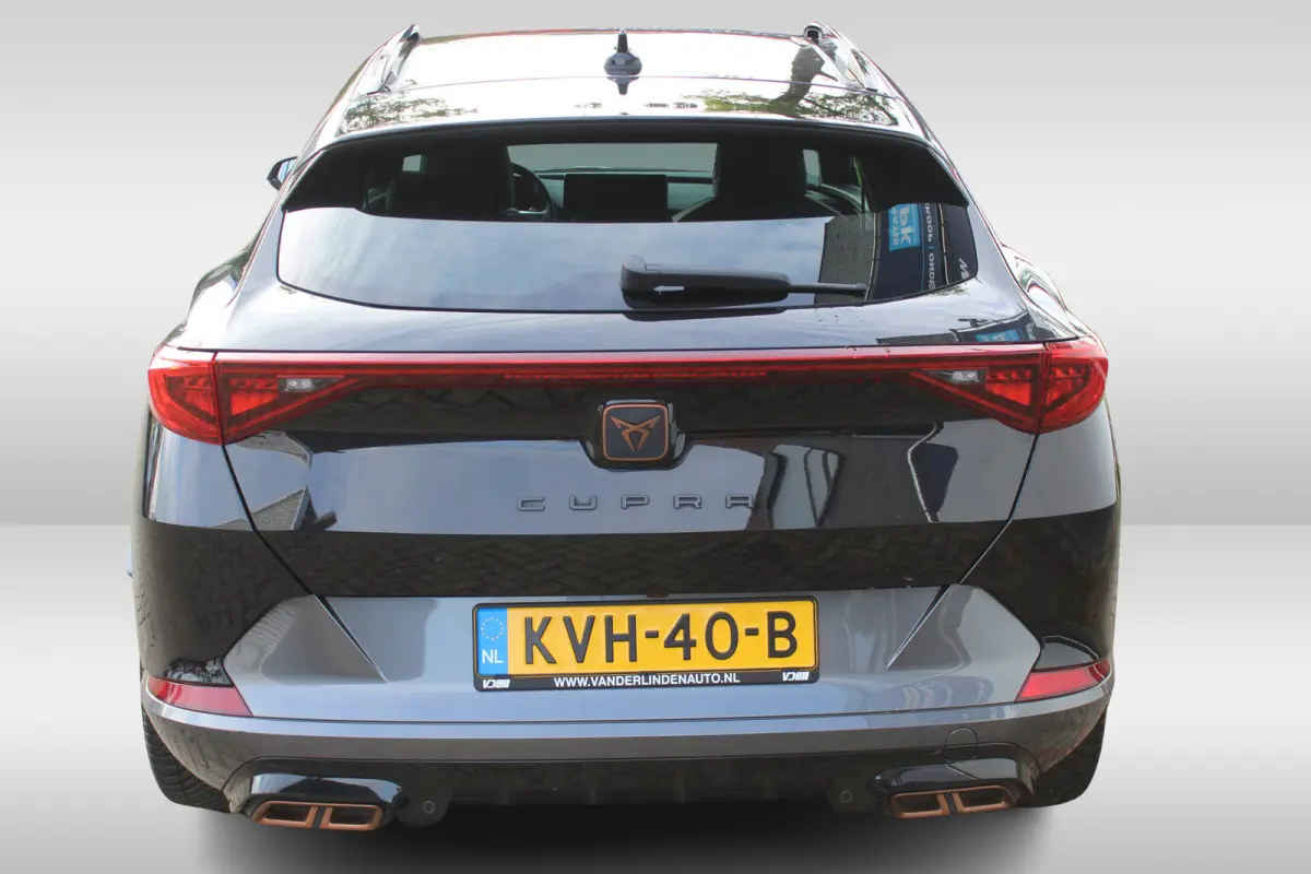 1.4 TSI e-Hybrid Essential Apple Carplay/Android Auto l Voorstoelen verwarmd l Keyless entry / start l stuur verwarmd