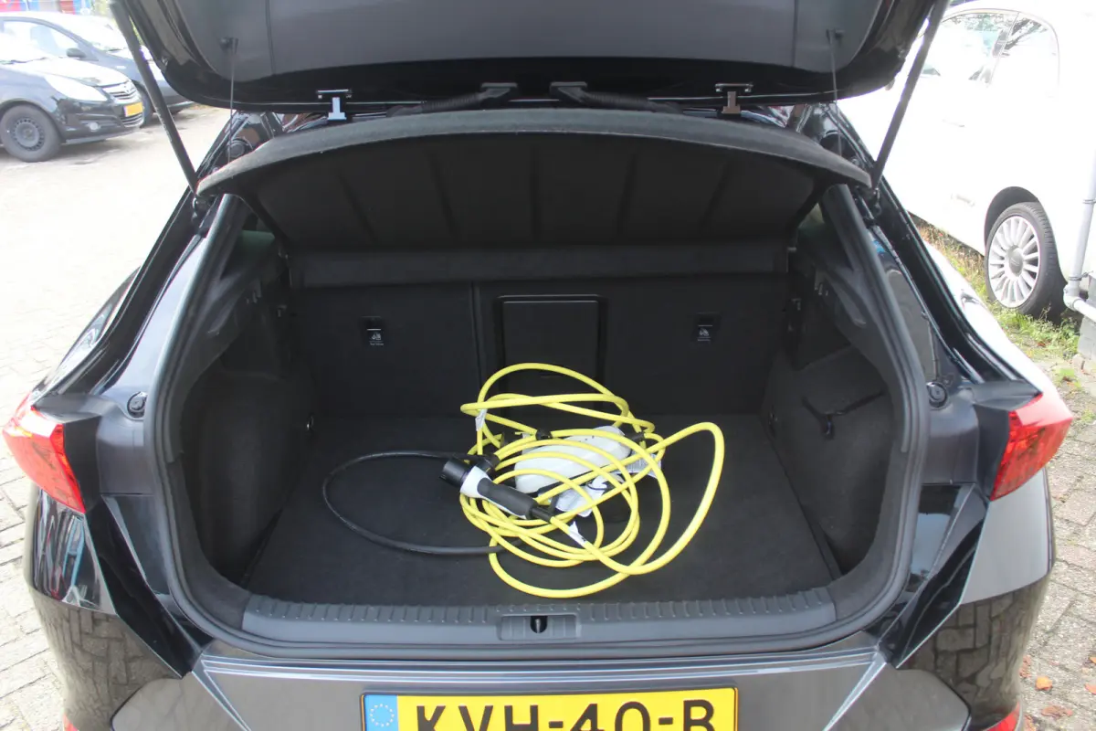 1.4 TSI e-Hybrid Essential Apple Carplay/Android Auto l Voorstoelen verwarmd l Keyless entry / start l stuur verwarmd
