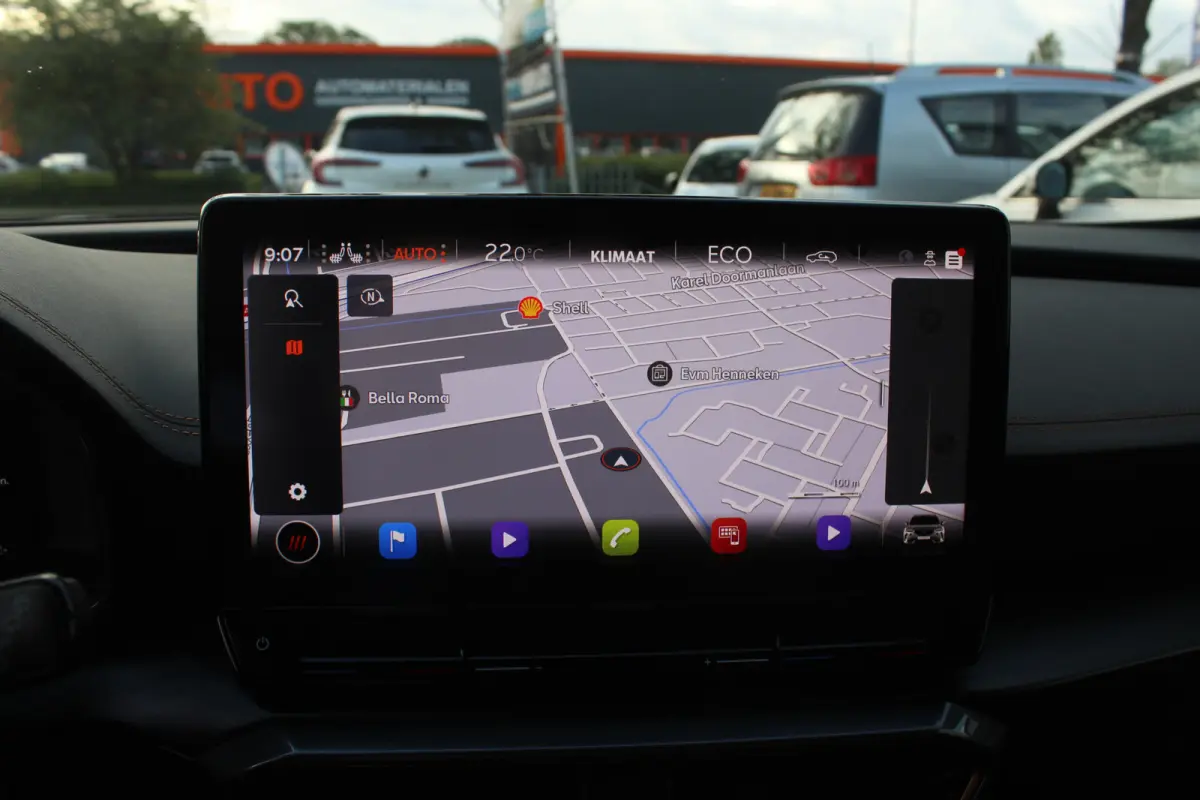 1.4 TSI e-Hybrid Essential Apple Carplay/Android Auto l Voorstoelen verwarmd l Keyless entry / start l stuur verwarmd