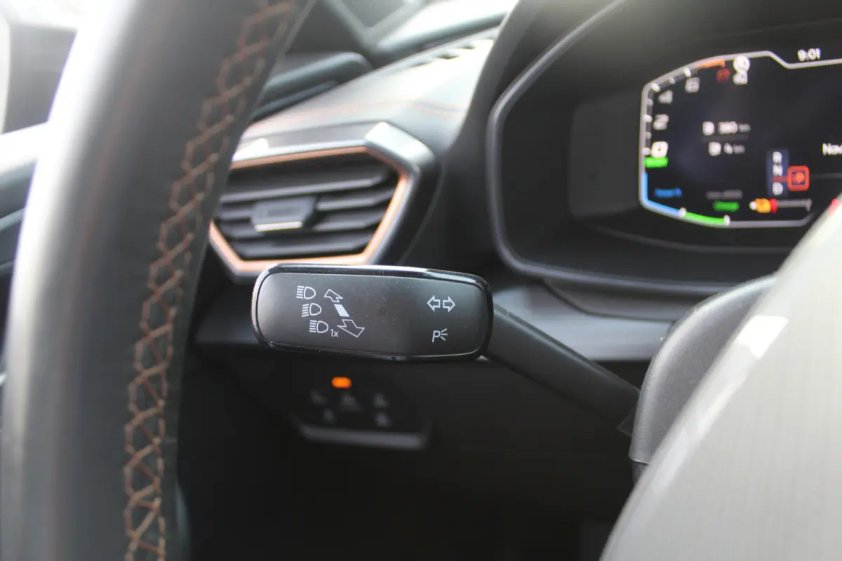 1.4 TSI e-Hybrid Essential Apple Carplay/Android Auto l Voorstoelen verwarmd l Keyless entry / start l stuur verwarmd