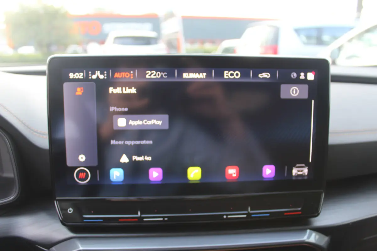 1.4 TSI e-Hybrid Essential Apple Carplay/Android Auto l Voorstoelen verwarmd l Keyless entry / start l stuur verwarmd