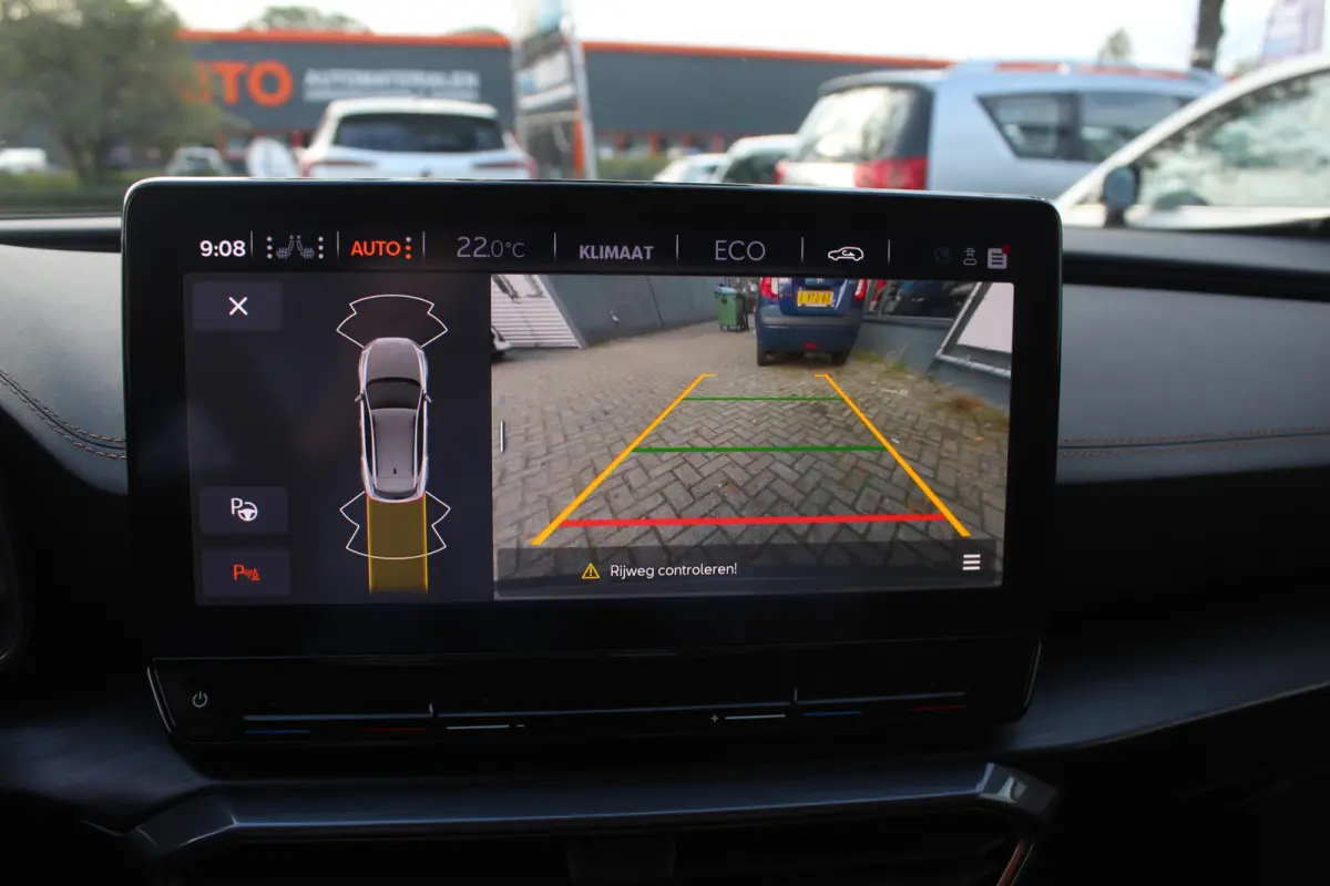 1.4 TSI e-Hybrid Essential Apple Carplay/Android Auto l Voorstoelen verwarmd l Keyless entry / start l stuur verwarmd