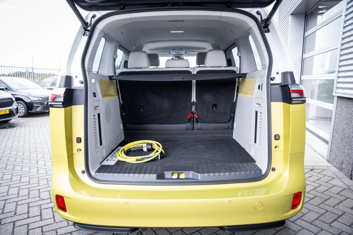 1st 77kWh 204pk | Trekhaak | SOH 96% | Elektrische schuifdeuren | Elektrische achterklep | Adaptive cruise control | Stoelverwarming | 20" LMV