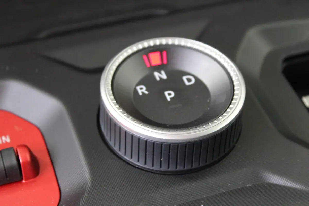 1.2 e-Hybrid First Edition 8 Jaar Garantie | Panoramadak | Elektrisch Verstelbare stoelen | Stoelverwarming en Verkoeling | Stuurwielverwarming | Adaptieve Cruise Control | Drive Assist | Pr