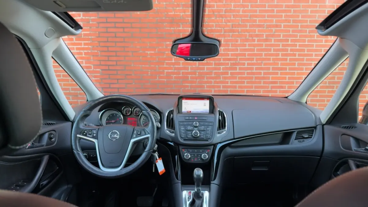1.2 PT Allure Pack 130PK Trekhaak Carplay Stoelverwarming Full Led