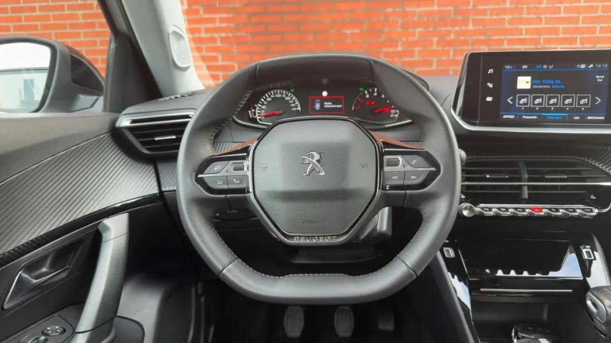 1.2 PT Allure Pack 130PK Trekhaak Carplay Stoelverwarming Full Led