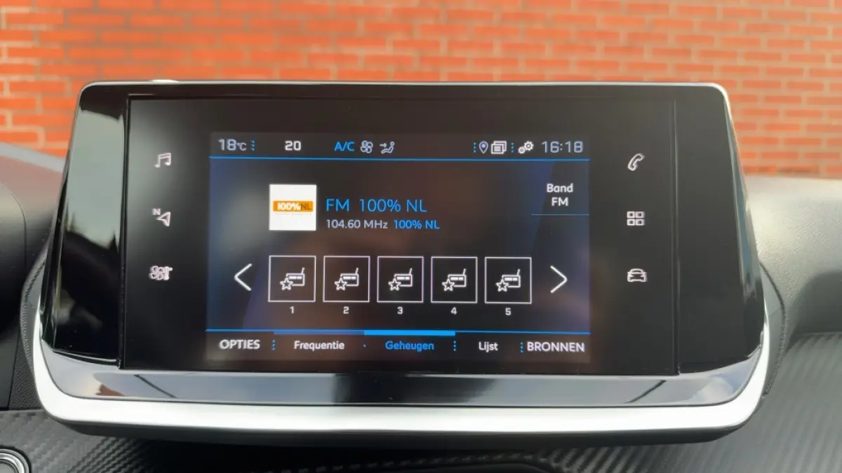 1.2 PT Allure Pack 130PK Trekhaak Carplay Stoelverwarming Full Led