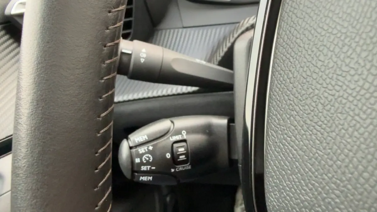 1.2 PT Allure Pack 130PK Trekhaak Carplay Stoelverwarming Full Led