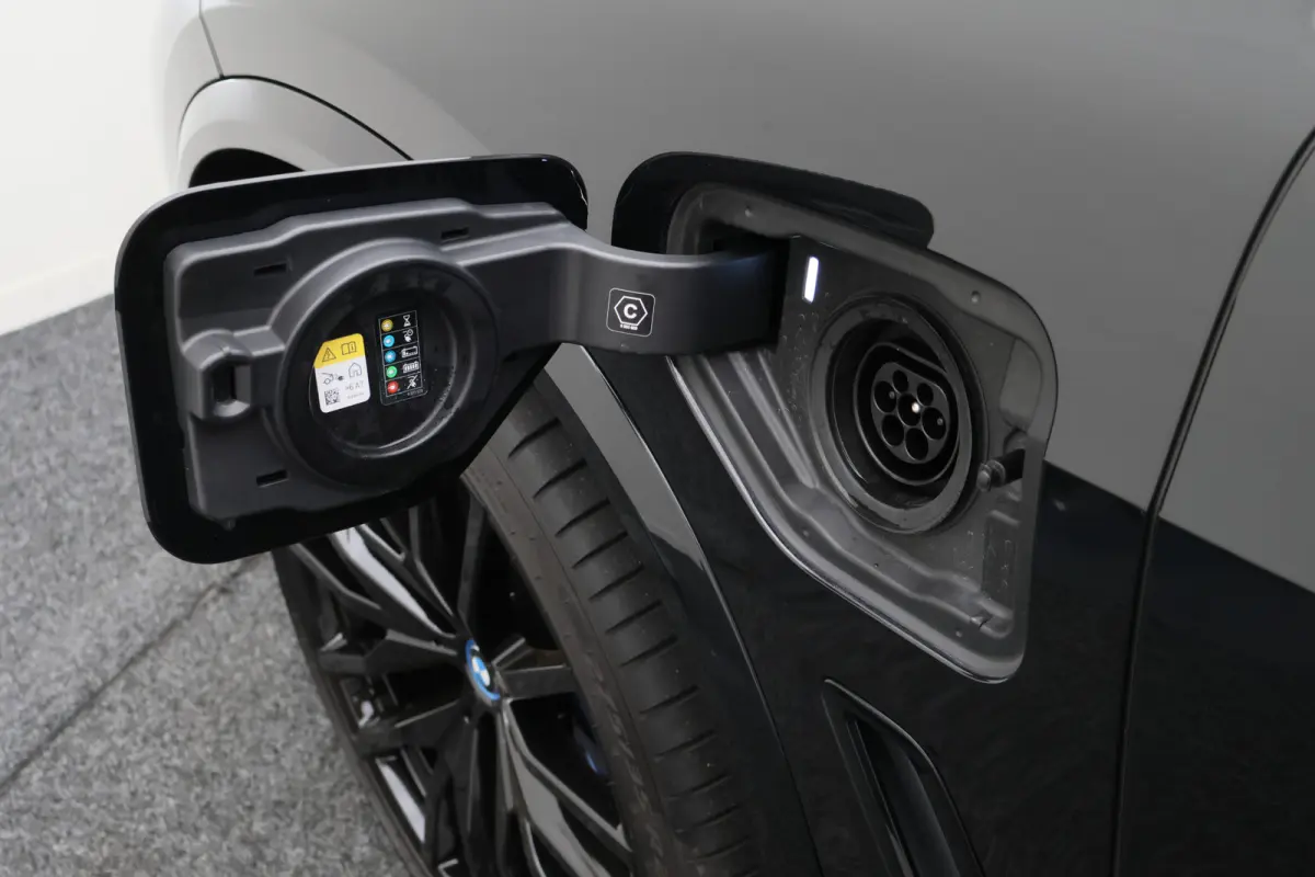 xDrive45e High Executive Laser, Panoramadak, Head-Up, 360° Camera, ACC, Luchtvering, H&K, Trekhaak, 22"