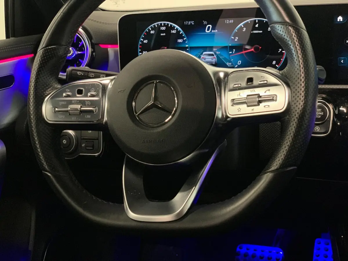 200 Launch Edition Premium | AMG/NIGHT | PANO | AMBIANCE | DAB | CAMERA