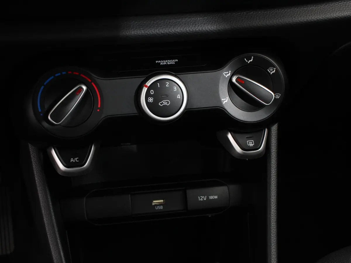 1.0 DPi Automaat DynamicLine Navigatie Apple Carplay/Android Auto Airco Camera DAB Lichtmetalen velgen Bluetooth