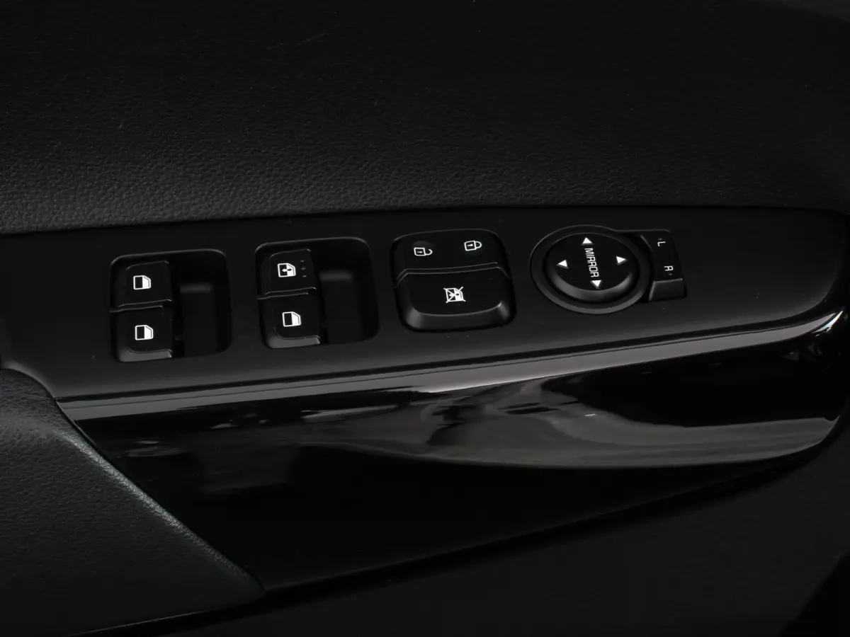 1.0 DPi Automaat DynamicLine Navigatie Apple Carplay/Android Auto Airco Camera DAB Lichtmetalen velgen Bluetooth