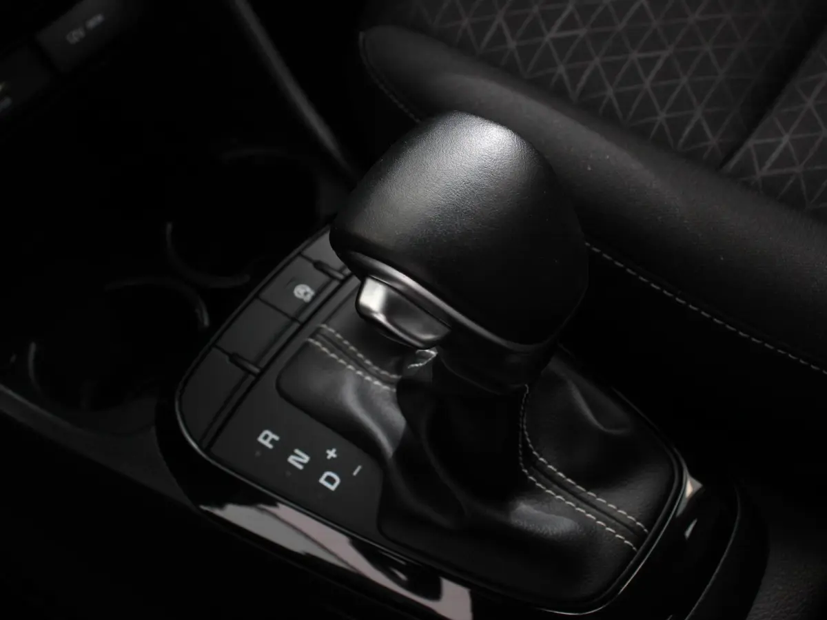 1.0 DPi Automaat DynamicLine Navigatie Apple Carplay/Android Auto Airco Camera DAB Lichtmetalen velgen Bluetooth