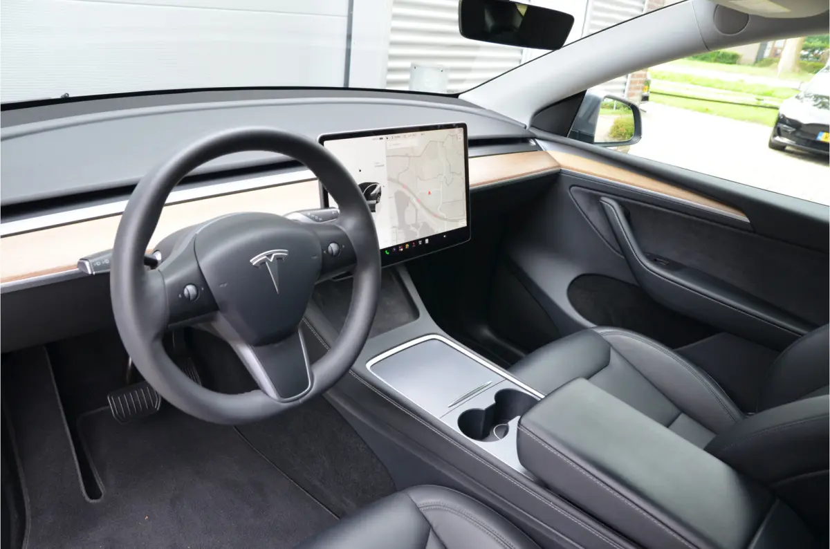 Long Range AWD 75 kWh AutoPilot3.0 Ryzen
