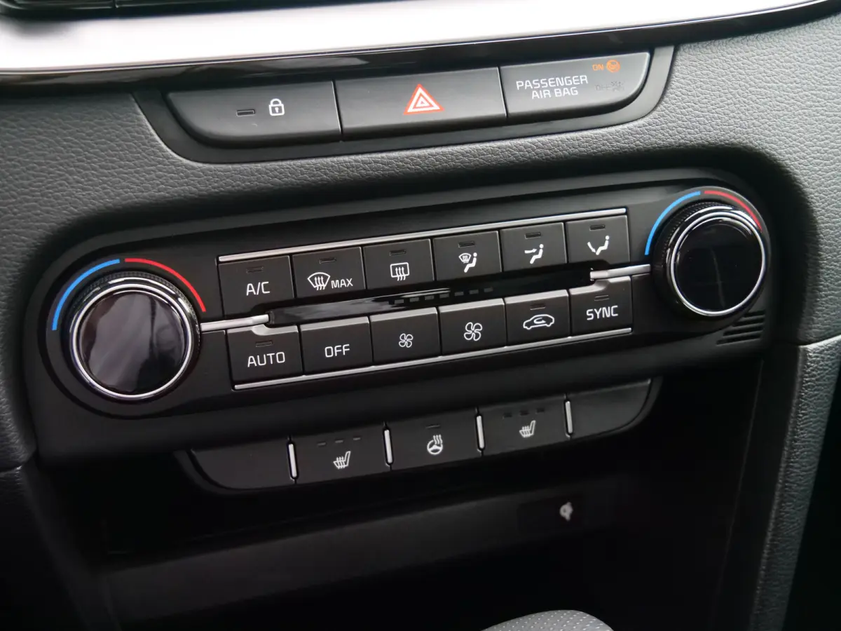 1.5 T-GDi GT-Line 141 Pk Automaat Navi / DAB / Apple Carplay / Pano-dak / Camera
