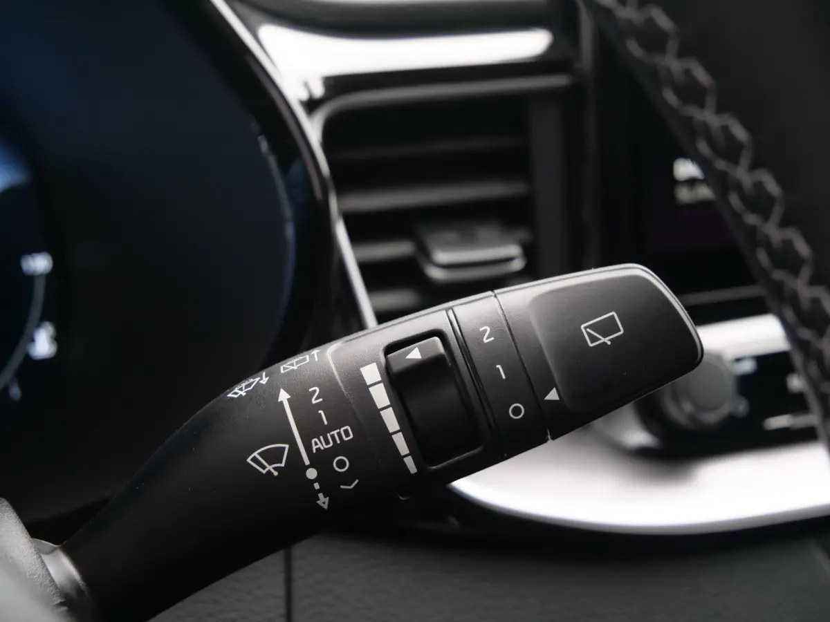 1.5 T-GDi GT-Line 141 Pk Automaat Navi / DAB / Apple Carplay / Pano-dak / Camera