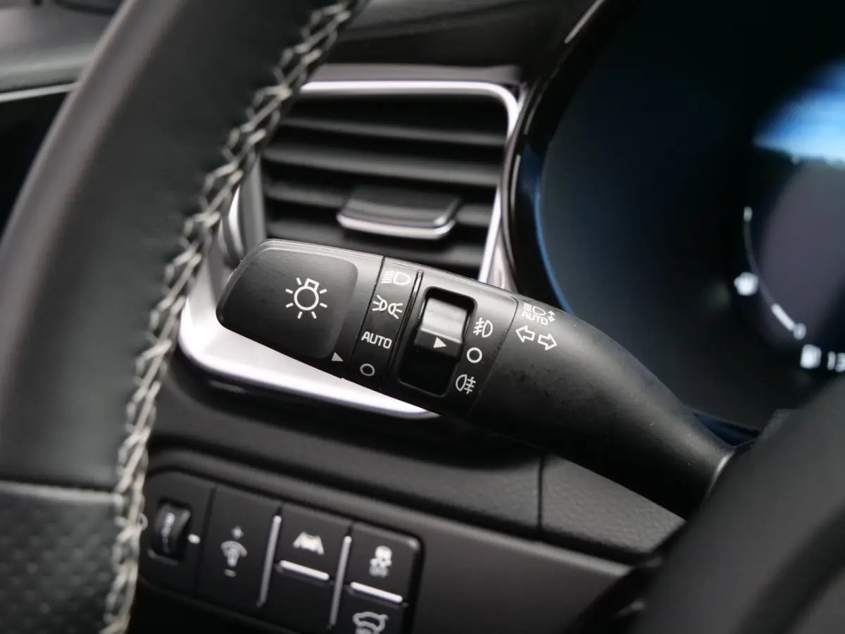 1.5 T-GDi GT-Line 141 Pk Automaat Navi / DAB / Apple Carplay / Pano-dak / Camera