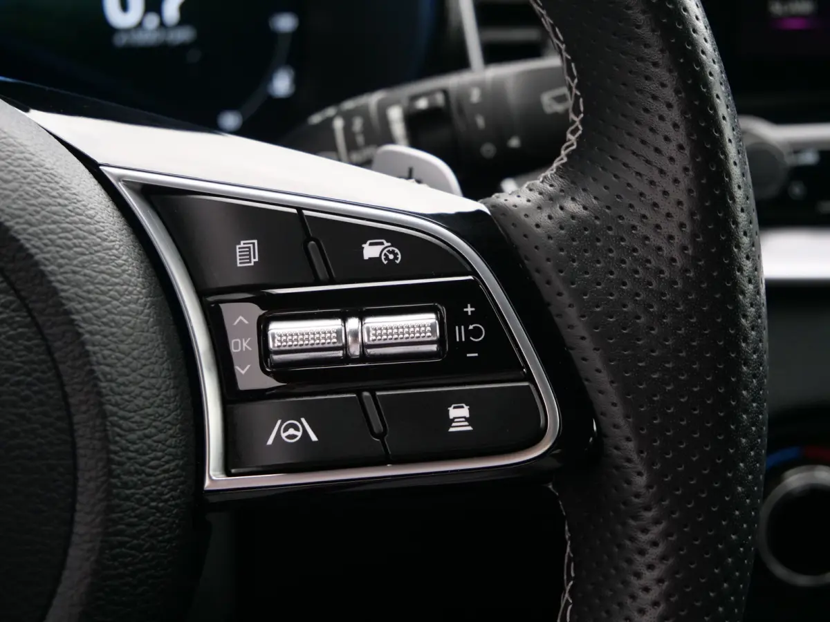 1.5 T-GDi GT-Line 141 Pk Automaat Navi / DAB / Apple Carplay / Pano-dak / Camera