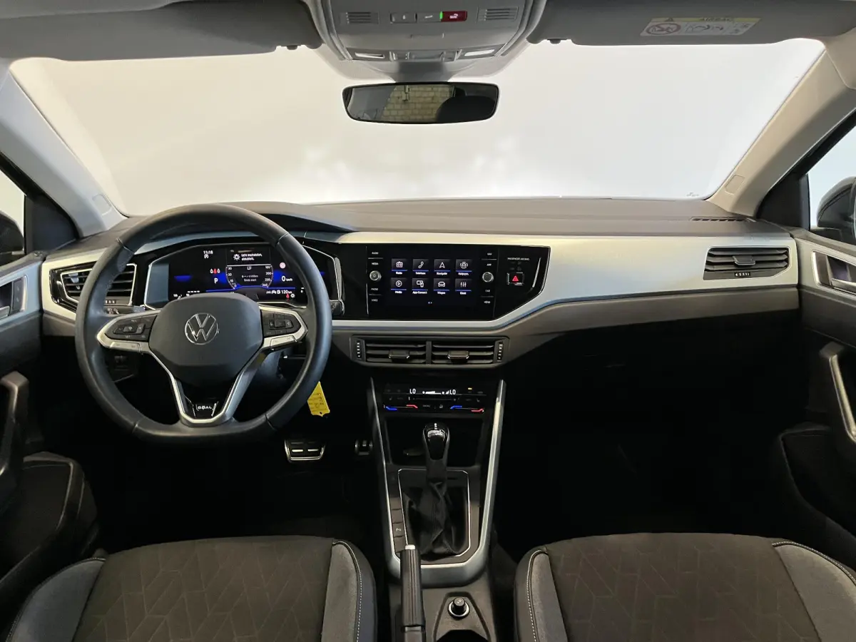 1.0 TSI Automaat Goal Navigatie Apple Carplay/Android Auto Parkeersensoren Adaptive Cruise Control Stoelverwarming Matrix LED koplampen Climate Control Lichtmetalen velgen