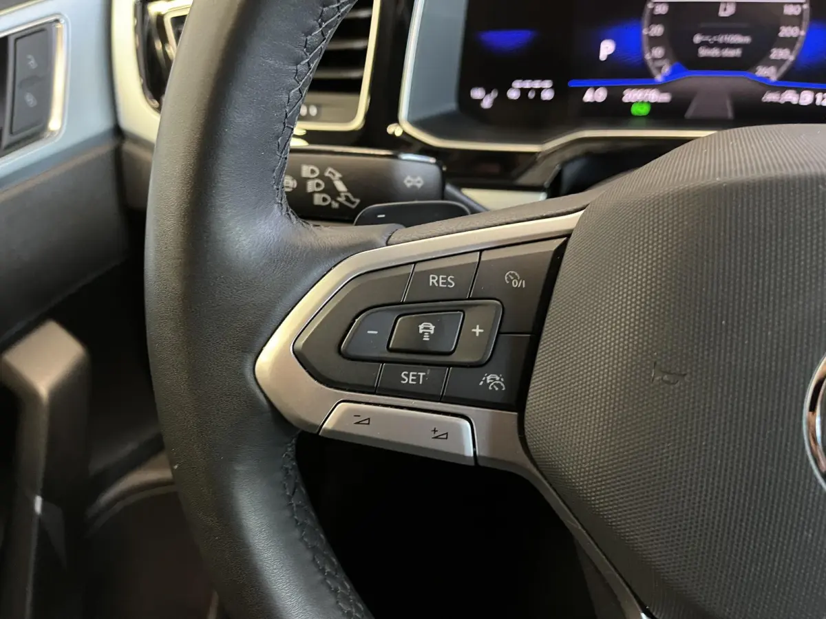 1.0 TSI Automaat Goal Navigatie Apple Carplay/Android Auto Parkeersensoren Adaptive Cruise Control Stoelverwarming Matrix LED koplampen Climate Control Lichtmetalen velgen