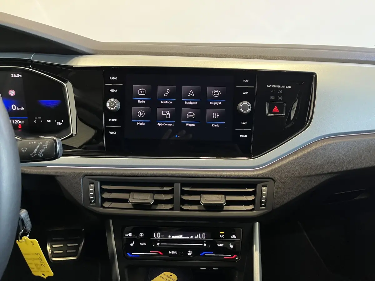 1.0 TSI Automaat Goal Navigatie Apple Carplay/Android Auto Parkeersensoren Adaptive Cruise Control Stoelverwarming Matrix LED koplampen Climate Control Lichtmetalen velgen
