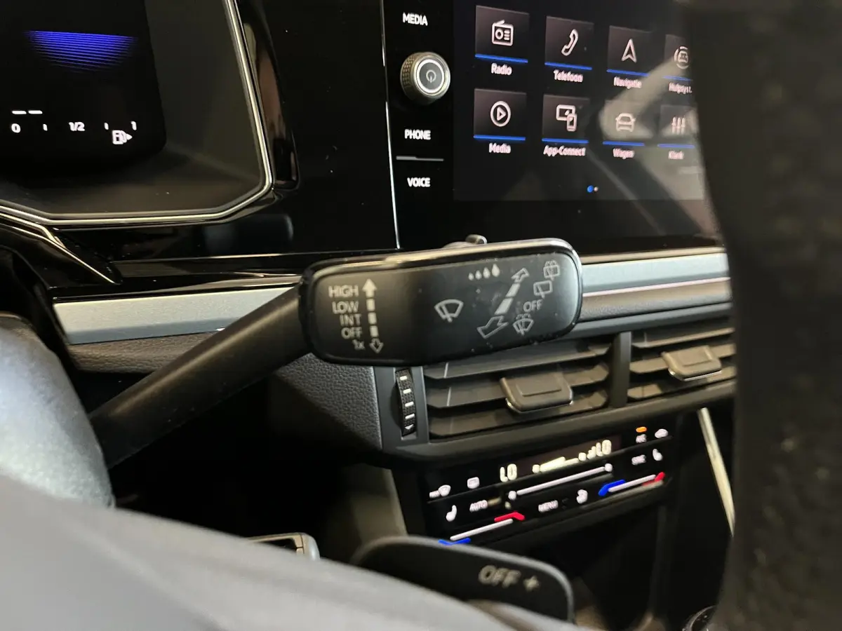 1.0 TSI Automaat Goal Navigatie Apple Carplay/Android Auto Parkeersensoren Adaptive Cruise Control Stoelverwarming Matrix LED koplampen Climate Control Lichtmetalen velgen