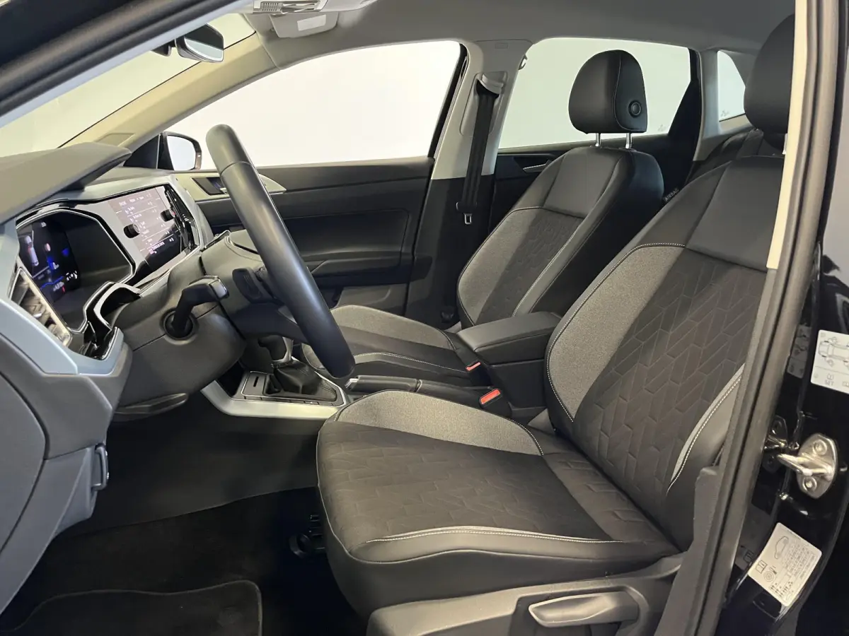 1.0 TSI Automaat Goal Navigatie Apple Carplay/Android Auto Parkeersensoren Adaptive Cruise Control Stoelverwarming Matrix LED koplampen Climate Control Lichtmetalen velgen