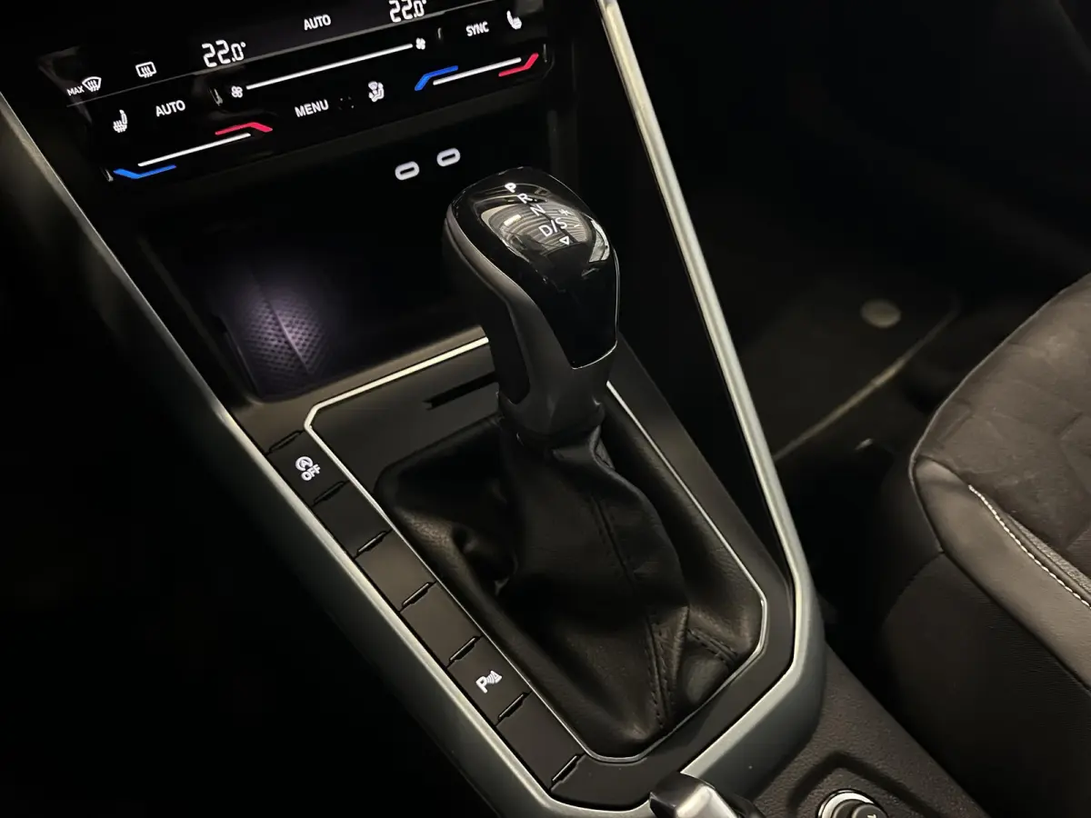1.0 TSI Automaat Goal Navigatie Apple Carplay/Android Auto Parkeersensoren Adaptive Cruise Control Stoelverwarming Matrix LED koplampen Climate Control Lichtmetalen velgen