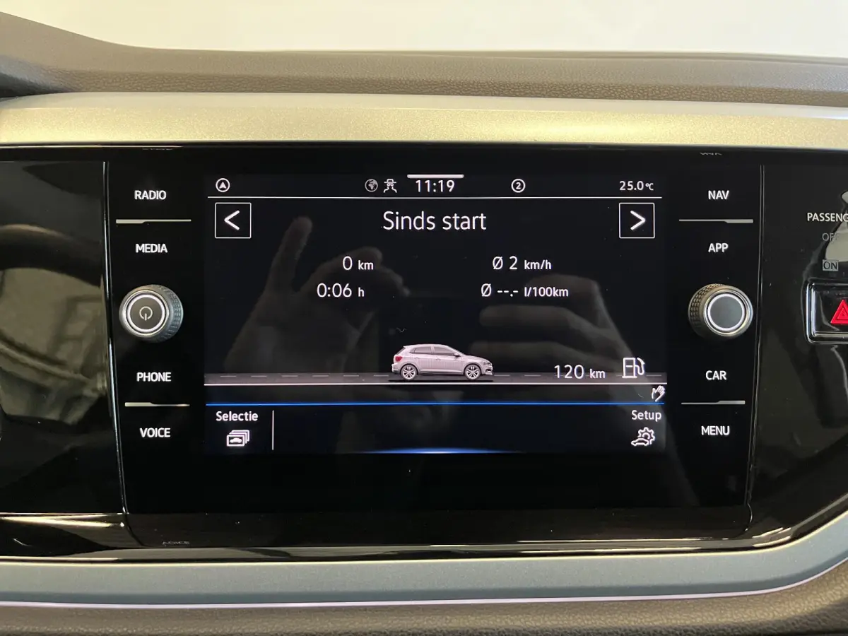1.0 TSI Automaat Goal Navigatie Apple Carplay/Android Auto Parkeersensoren Adaptive Cruise Control Stoelverwarming Matrix LED koplampen Climate Control Lichtmetalen velgen
