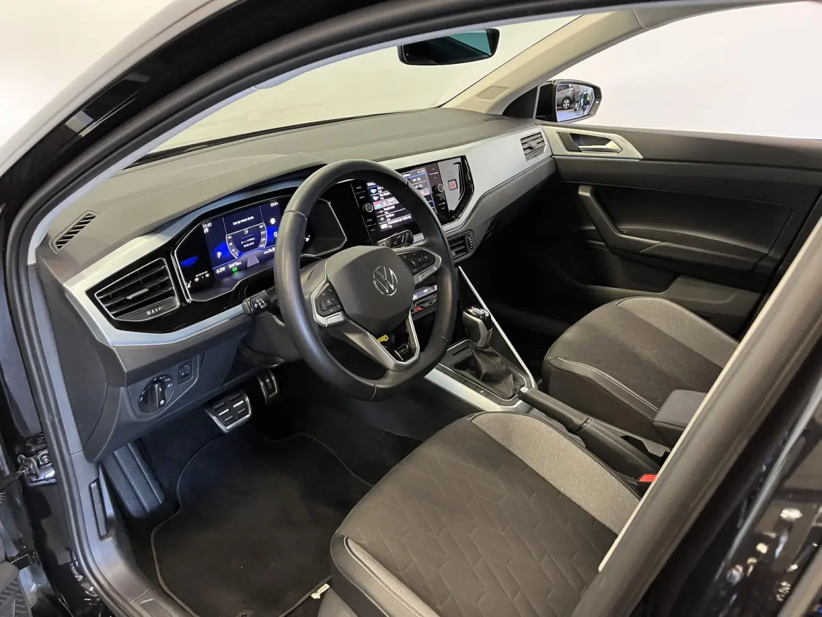 1.0 TSI Automaat Goal Navigatie Apple Carplay/Android Auto Parkeersensoren Adaptive Cruise Control Stoelverwarming Matrix LED koplampen Climate Control Lichtmetalen velgen